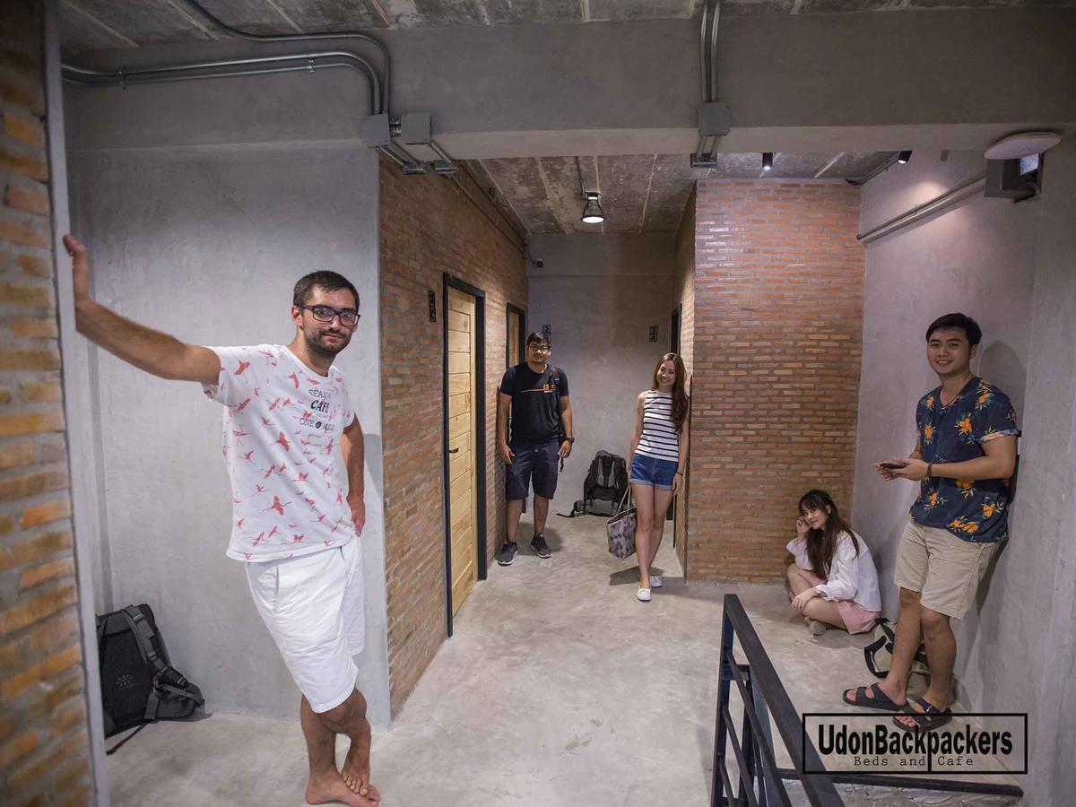 Udonbackpackers Beds And Cafe Hostel Udon Thani Exterior photo